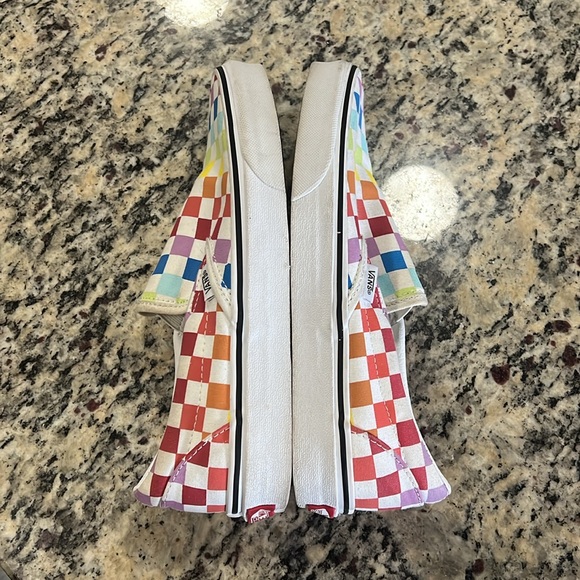 Vans - Picture 3 of 8